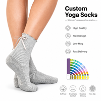 Chaussettes de yoga personnalisées OEM/ODM avec logo, antidérapantes en silicone, en coton respirant, pour femmes, idéales pour le Pilates
