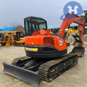 Mini-excavatrice sur chenilles VIO80 d'occasion, poids opérationnel de <span class=keywords><strong>8</strong></span> <span class=keywords><strong>tonnes</strong></span>, équipement mécanique essentiel incluant moteur, pompe, engrenages et roulements. - Product Image 1