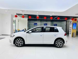 Volkswagen <span class=keywords><strong>Golf</strong></span> <span class=keywords><strong>2017</strong></span> Modèle 230TSI Turbo Automatique Confort Million Véhicule Édition Commémorative Conduite à Gauche R16 Tissu Foncé - Product Image 2