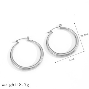 ต่างหูห่วงสแตนเลสสตีล 18k ทองไทเทเนียมทรงเรขาคณิตวงกลมสำหรับผู้หญิง - Product Image 4