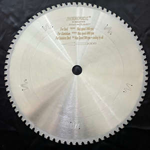 Lame de scie circulaire haute performance 64T TCT 14 pouces de diamètre soudée à haute fréquence pour la coupe de métaux en acier de qualité industrielle OEM - Product Image 1