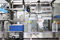 Machine automatique de pose de poignées pour col de bouteille, applicateur de poignées pour bouteilles vides en PET (eau, huile)