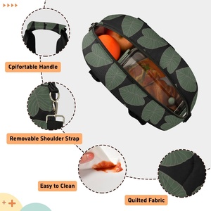 Sac fourre-tout isotherme matelassé à imprimé feuille Aloha, vert hawaïen Kalo, design personnalisé, avec bandoulière amovible - Product Image 3