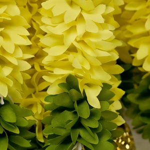 Guirnalda de Flores Artificiales Amarillas Decorativas con Campanas Doradas para Bodas, Festivales y Decoración de Templos - Product Image 4
