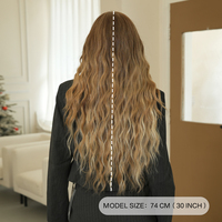 Perruques synthétiques longues bouclées ombrées brun clair à blond de 30 pouces avec frange rideau, en fibre résistante à la chaleur, effet mat naturel