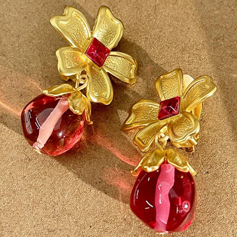 Boucles d'oreilles au look rétro - France