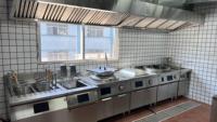 Trailer Makanan Cepat Saji Stainless Steel Laris Manis Dilengkapi Peralatan Dapur Listrik/Gas