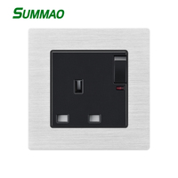 Enchufe de Pared con Logotipo Personalizado Tipo Hotel 86, de Aluminio, con Cable de Alimentación, Estándar UK 13A, Esquinas Cuadradas, con Interruptor e Indicador Luminoso