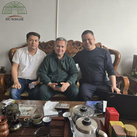 Client du Turkménistan visite notre usine de serres et fait une commande de serres