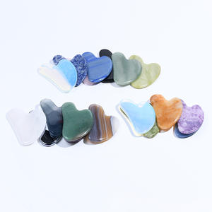 Großhandel Natürlicher Kristall-<span class=keywords><strong>Jade</strong></span> Guasha Schabewerkzeug Herzform Gesichts-Gua-Sha-Stein 80x50x6mm aus Guangdong für das Gesicht - Product Image 3