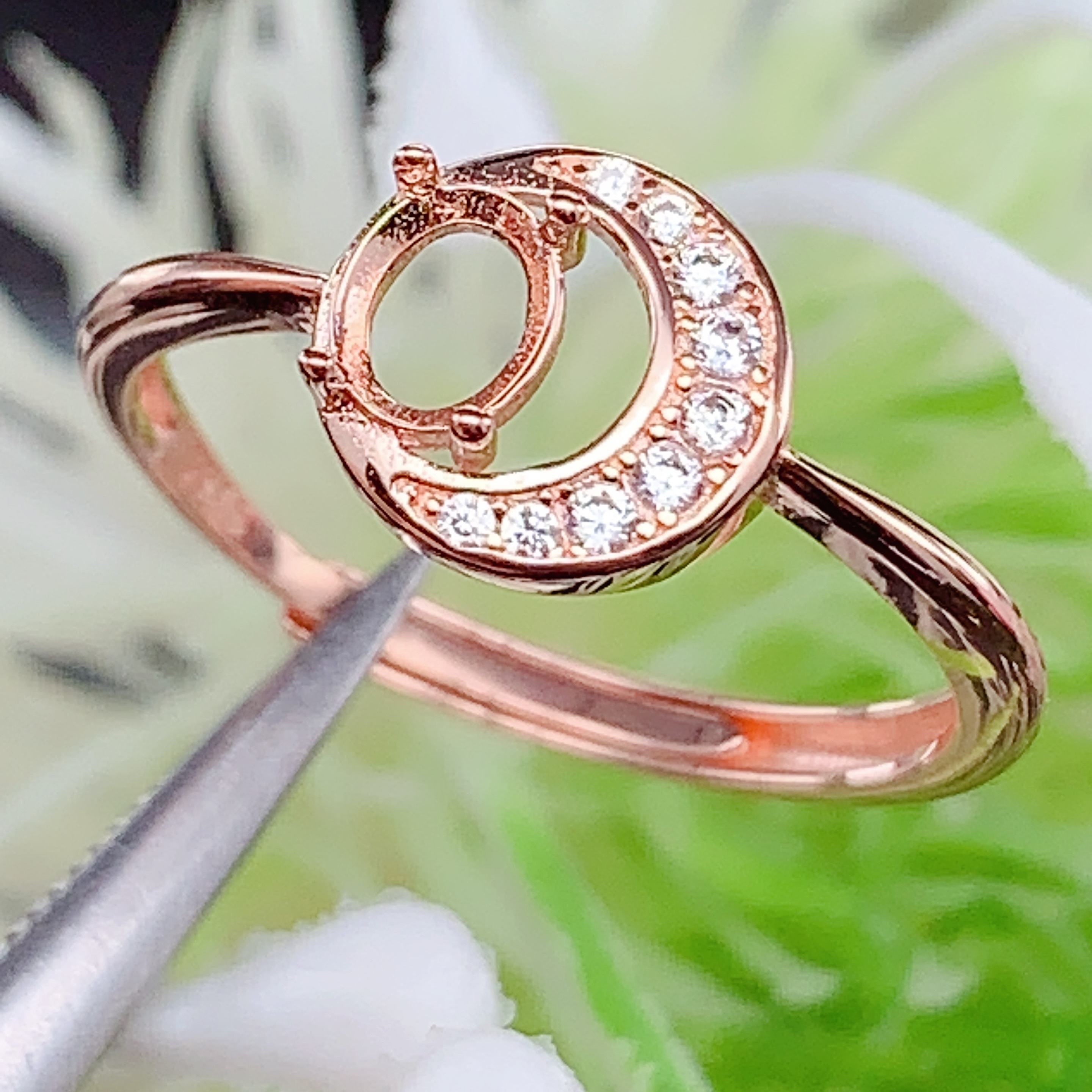 Moon and Sun Unique Design Semi Mount Ring 4*5mm Oval Cut Stones