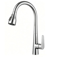 Robinet de cuisine extractible en or rose brossé, élégant mitigeur monocommande avec douchette pour cuisines aux tons chauds