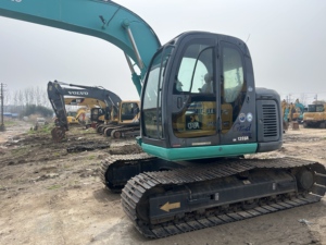 Excavadora de cadenas Kobelco SK135 usada, 13.5 toneladas, excavadora hidráulica original de Japón - Product Image 1