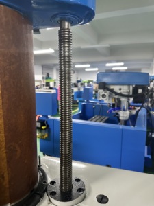 เครื่องเจาะรัศมีแบบตั้งโต๊ะรุ่น Heavy Duty Z3040 X 8/1 ขนาด 40 มม. กำลัง 1.5 กิโลวัตต์ - Product Image 2