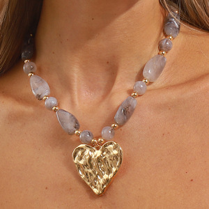 Collana con Ciondolo a <span class=keywords><strong>Cuore</strong></span> Irregolare Placcato Oro in Metallo, Stile Vintage, Nuova Collezione, per Donna, Ideale per il Commercio Transfrontaliero - Product Image 1