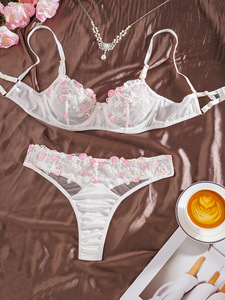 Conjunto de Lencería Erótica de Malla Transparente con Diseño Floral, Lencería Sexy de Encaje Blanco, Conjunto de Sujetador y Braguita Transparentes para Mujer - Product Image 2