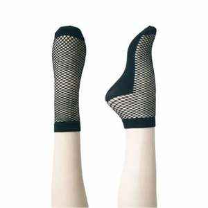 Woosung-Calcetines de malla para mujer en color negro - Product Image 1