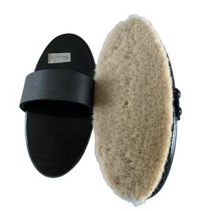 Spazzola per Pulizia a Forma Ovale Grande in Legno con Testa e Corpo di Cavallo, Ultra Morbida in Pelo di Capra, Pettini <span class=keywords><strong>Curry</strong></span> 19,5 cm, Colore Personalizzabile - Product Image 4