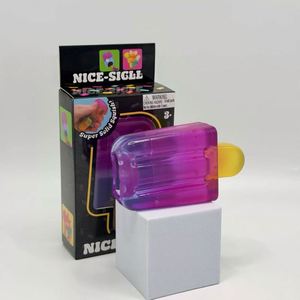 Pelota Antiestrés <span class=keywords><strong>de</strong></span> EVA con Diseño <span class=keywords><strong>de</strong></span> Oso Pequeño y Cubos <span class=keywords><strong>de</strong></span> Hielo, Material Genuino Needoh, en Caja <span class=keywords><strong>de</strong></span> Regalo con Diseño Azul, Rosa y Morado - Product Image 3
