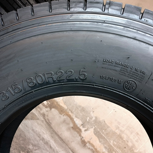 Pneus de camion disponibles en tailles 12.00R20 et 11.00R20 - Product Image 3