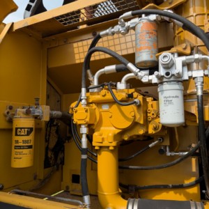 รถขุดตีนตะขาบ Caterpillar 324D2L มือสอง ลดราคาพิเศษ น้ำหนัก 25 ตัน ชั่วโมงการใช้งานต่ำ สีเดิมจากโรงงาน ระบบไฮดรอลิกดีเยี่ยม - Product Image 5