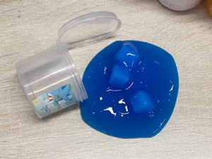 子供の女の子の子供のためのスライム楽しいアクセサリー付き卸売非粘着性スーパーソフトゼリーキューブカリカリスライムクリスタル接着剤セット - Product Image 4