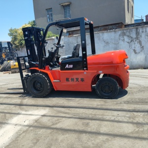Montacargas HANGCHA 50 de Uni Carriers, Blanco con Franjas Azules, Equipo Industrial Usado, 1 Año de Garantía, 5000 kg, Alta Eficiencia Operativa - Product Image 1