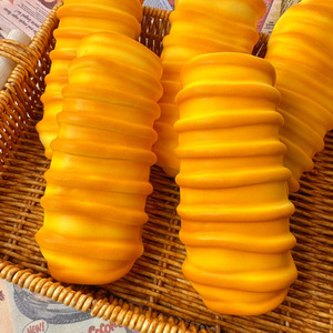 ของเล่นบีบเนื้อนุ่ม PU รูปขนมปังชีส คัสตาร์ด ขนมปังปิ้ง อาหารจำลอง ยี่ห้อ Needoh รุ่น Slow Rising บรรเทาความเครียด - Product Image 3