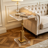 Table d'appoint carrée en acrylique transparent avec piétement doré et transparent, table moderne pour salon, chambre et table de chevet d'hôtel