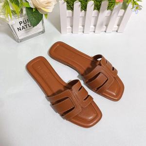 Hot Sale Luxury Designer Women <b>Slippers</b> Flat Casual Ladies Sandals High Quality Leather Luxury Women's <b>Slippers</b> - Product Image 5