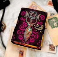 Journal en cuir véritable fait à la main Grimoire Triple Moon Pentagram Deckle Edge Paper Vintage Leather of Shadows Blank Notebook