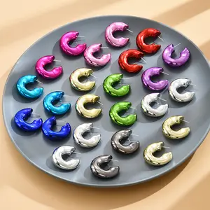 2024 terbaru pernyataan wanita anting grosir mode besar neon resin anting hoop akrilik C anting hoop perhiasan