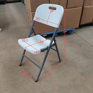 كراسي بلاستيكية بيضاء قابلة للطي بسيطة ومحمولة للاستخدام الخارجي بأسعار الجملة للحفلات والفعاليات - Product Image 4