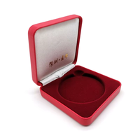 Boîte à pièces en fer durable avec logo personnalisé, technique de moulage, design moderne, forme plate, pour l'affichage de médailles commémoratives et comme boîte cadeau