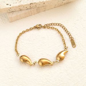 Pulsera de <span class=keywords><strong>Mariposa</strong></span> de Acero Inoxidable al por Mayor para Mujer, Chapada en Oro de 18K, Elegante, Resistente al Deslustre, Joyería de Moda, Regalo - Product Image 2