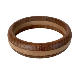 Brazaletes de Madera Tallada de Primera Calidad, Diseño Floral Étnico, Joyería Unisex para Aniversario o Fiesta - Product Image 3
