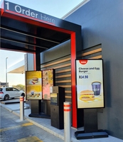 Écran LCD numérique extérieur 4000 Nits pour menu drive-in, étanche, pour commande rapide en libre-service, idéal pour les chaînes de restauration rapide