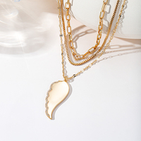 Collar Clásico con Dije de Ala en Capas Doradas, Borde de Circonitas Pavé, Collares de Cadenas Múltiples Ajustables, Joyería para Mujer, Venta al por Mayor Personalizada