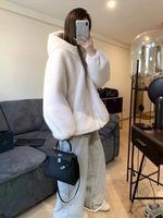 Manteau tendance oversize en fausse fourrure de lapin pour femme, chaud et épais, avec capuche, style décontracté et élégant, streetwear de luxe pour l'hiver