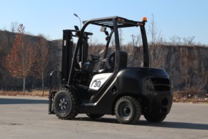 Nueva Carretilla Elevadora Diésel MightyCargo <span class=keywords><strong>CPCD30</strong></span> 3T <span class=keywords><strong>4WD</strong></span> con Mástil de Dos Etapas, Neumáticos Sólidos y Altura de Horquilla de 3000 mm - Product Image 3