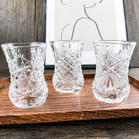 Tasse à thé turque classique vide, verre à thé oriental, mini-gobelet à thé arabe en forme de taille pour service de thé d'hôtel et décoration de table de mariage