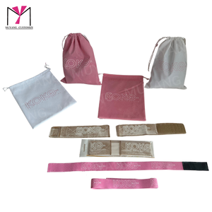 MUYANG Custom Logo Luxury pink velvet bag Gift Hair Bag <b>Sets</b> with Hair Tag Label Hot Comb - Product Image 2