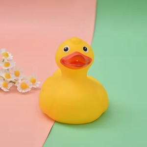 Sẵn Sàng Để Tàu Trẻ Em Bơi Hồ Bơi Đồ Chơi Vàng Nổi Vịt Tắm Đồ Chơi PVC Nhỏ Cao Su Vịt - Product Image 3