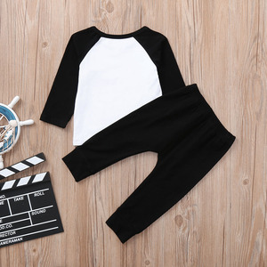 Fournisseur chinois en gros de vêtements de boutique pour enfants, ensemble de sous-vêtements en coton à manches longues avec lettres pour enfants - Product Image 2