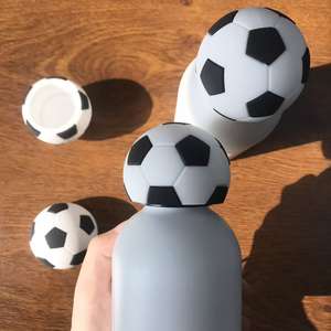 Juego de Tapas para Botellas de Agua con Diseño de Balón de Fútbol de Silicona PAISEN, un Accesorio Deportivo Genial <span class=keywords><strong>que</strong></span> Convierte tu Botella de Agua en un Tema de Fútbol - Product Image 4