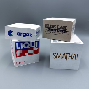 Yüksek Kaliteli Özelleştirilmiş 4 Taraflı Baskılı Yapışkan Notlar Mini Kağıt Blokları Logolu Not Defteri Küpü - Product Image 4