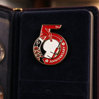 Pin Bros Enamel Keras Logam Emas Kustom, Lencana Anime Kartun Hewan Lucu Bunga Logo Pemutar Rekaman untuk Dekorasi Topi
