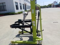 Stacker Hidrolik Manual 3.5T dengan Penjepit Drum: Pengangkatan Andal & Penanganan Serbaguna.