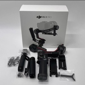 Stabilisateur de caméra DJI Ronin RS3 Pro 95% neuf, original, avec contrôle Bluetooth, stabilisateur portable professionnel pour tournage vidéo. - Product Image 1