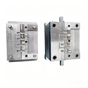 Moule multi-cavités pour câble USB pour surmoulage de câble de chargeur PD - Product Image 3